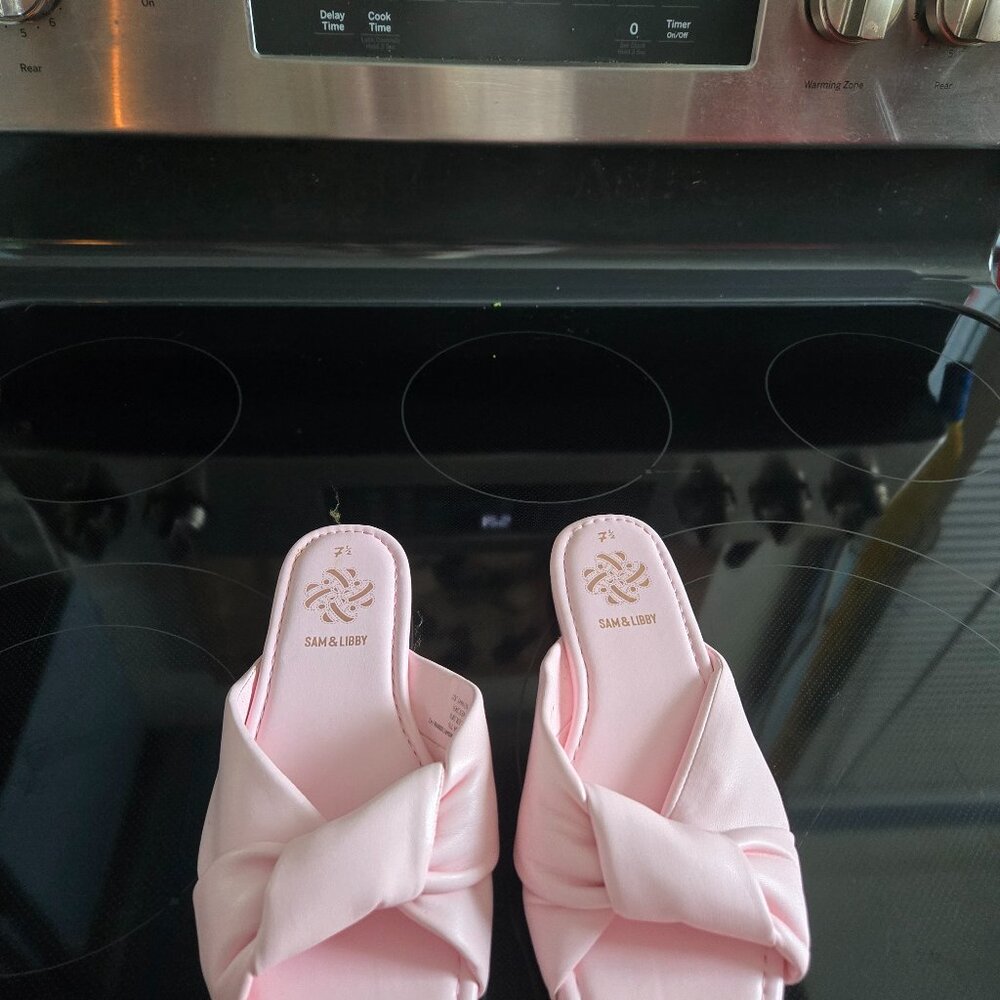 Sam & Libby Pink Sandsls NWOT 7 1/2